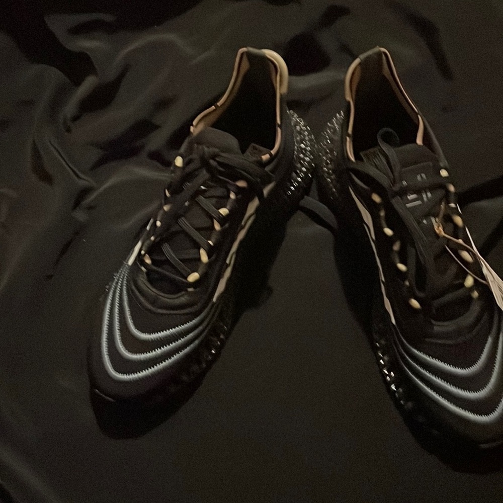 Brand new new style of Adidas running shoe very comfortable
